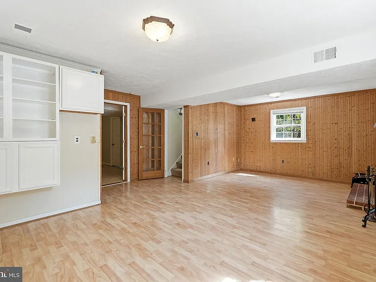 8031 Sleepy View Ln — Photo 33
