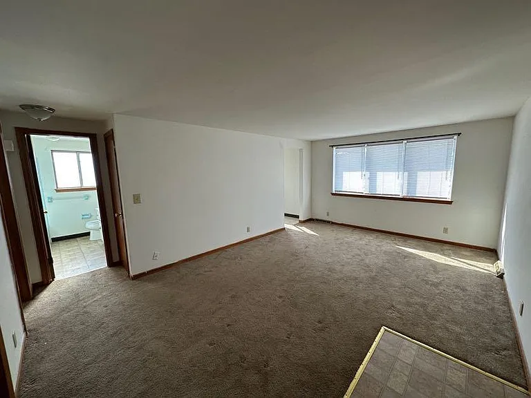 12100 County Line Rd — Photo 2