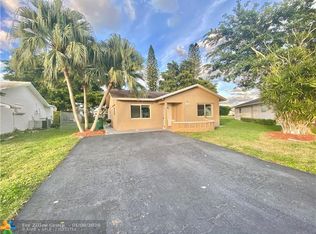 9405 NW 72nd Ct, Tamarac, FL 33321