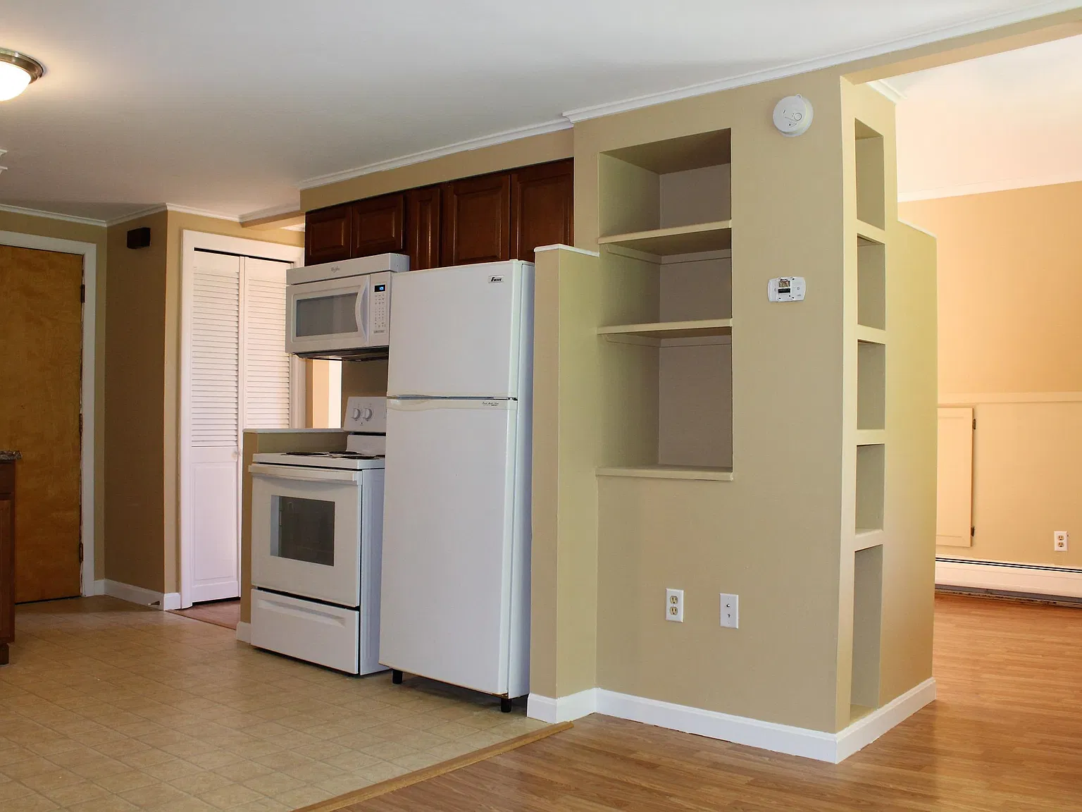 11 Thatcher St - 5 — Photo 3