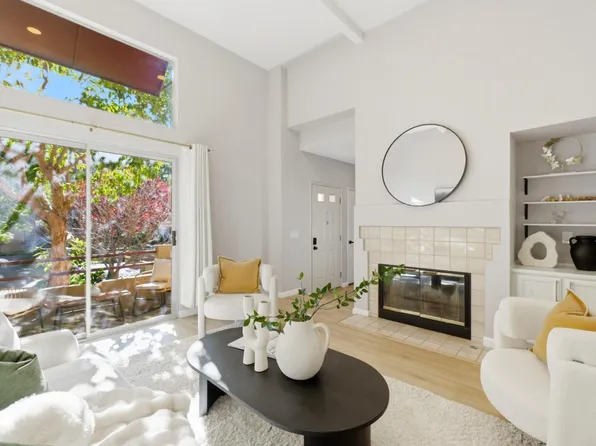 219 Commons Ln, Foster City, CA 94404