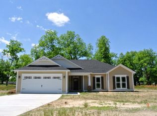 333 Buck Run Dr, Leesburg, GA 31763