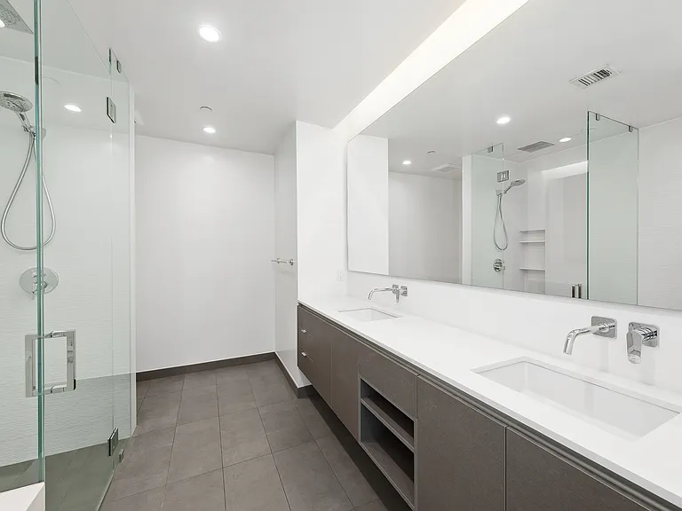 935 N San Vicente Blvd #7 — Photo 10