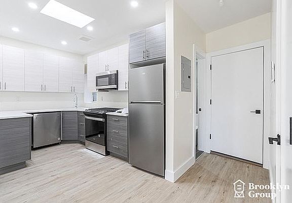2nd image of 7210 Fort Hamilton Pkwy #2L