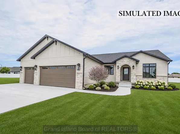 3309 Torrey Pines Pl, Grand Island, NE 68803