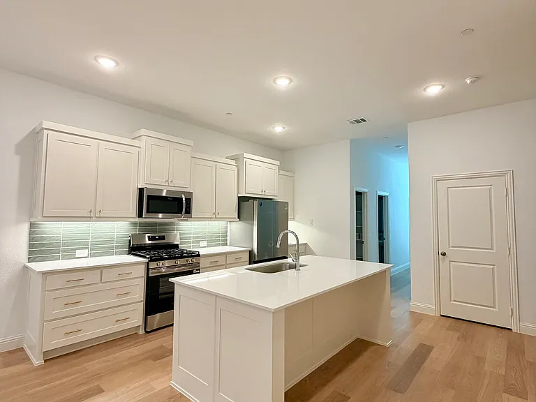 1020 Splitrock Dr — Photo 10