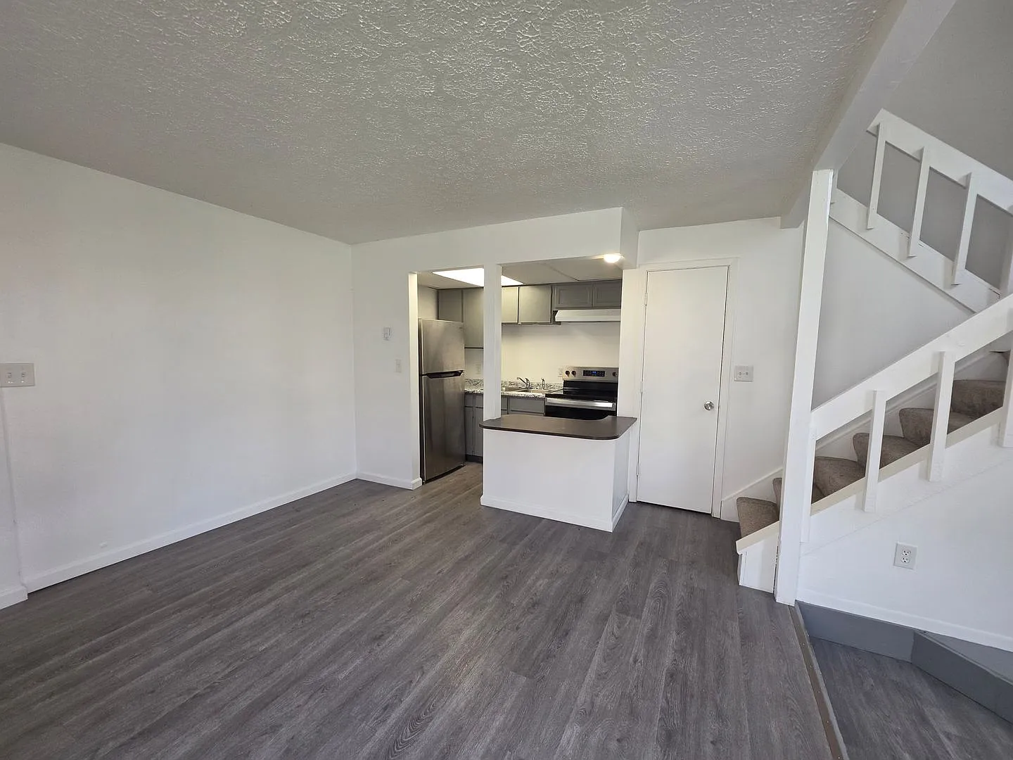 1820 Anton Dr — Photo 2