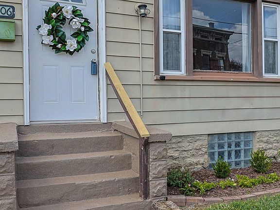 3rd image of 106 Ash St