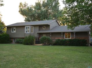 6128 W Sioux K Ct, Sioux Falls, SD 57106