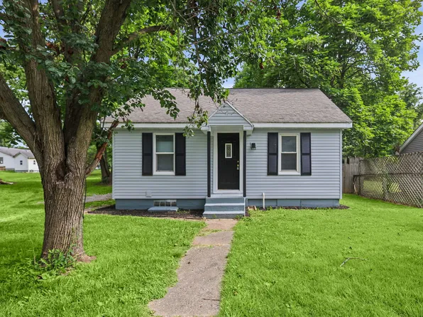 506 E Elm St, Salem, IL 62881