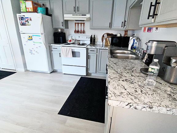 2nd image of 5279 N Main St Unit C