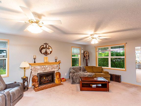 4th image of 4814 SE Glen Echo Ave