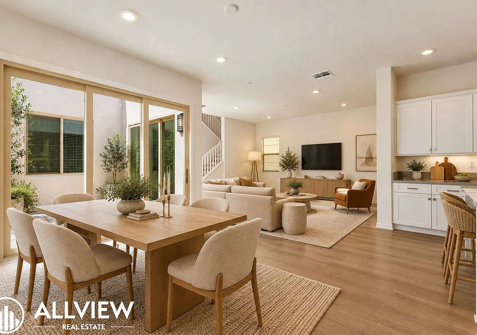 Gorgeous 3-Bedroom in Irvine's Parasol Park — Photo 1