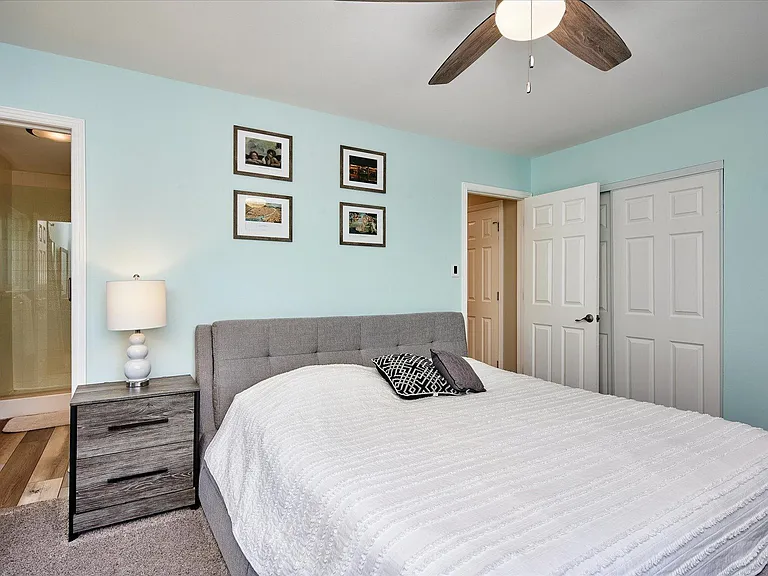 2242 S Poplar St — Photo 15