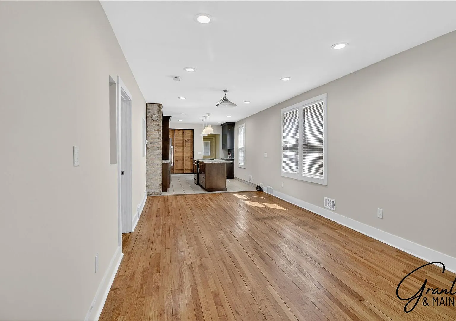 $1,600 - One of a Kind Bungalow in Hamtramck — Photo 4