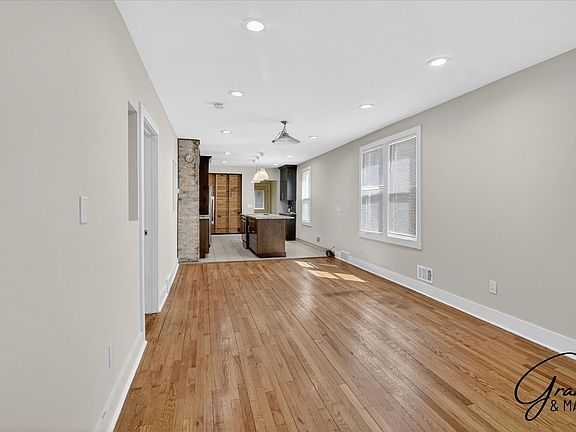 4th image of 2315 Yemans St
