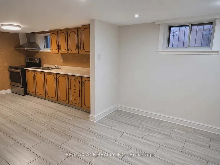 26 Granger Ave #BASEMENT — Photo 3