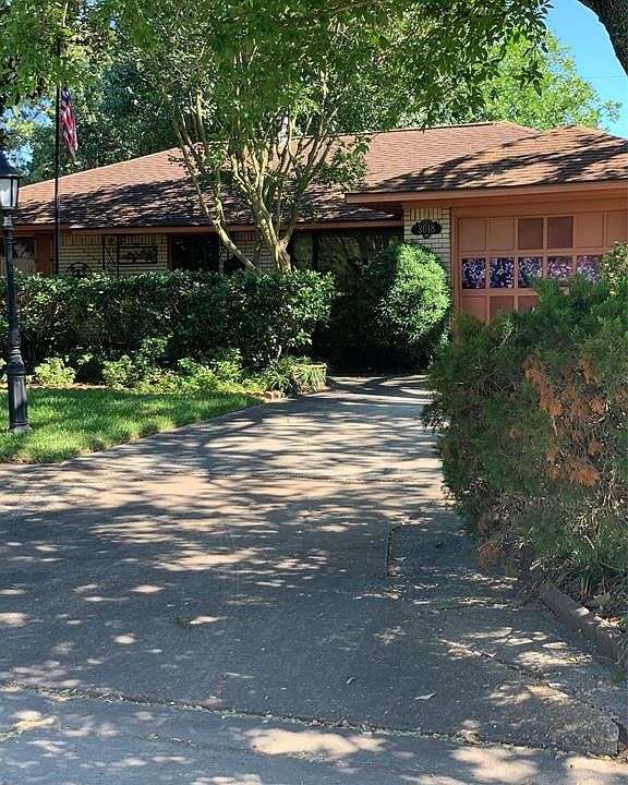 1st image of 3018 Thornwood Dr