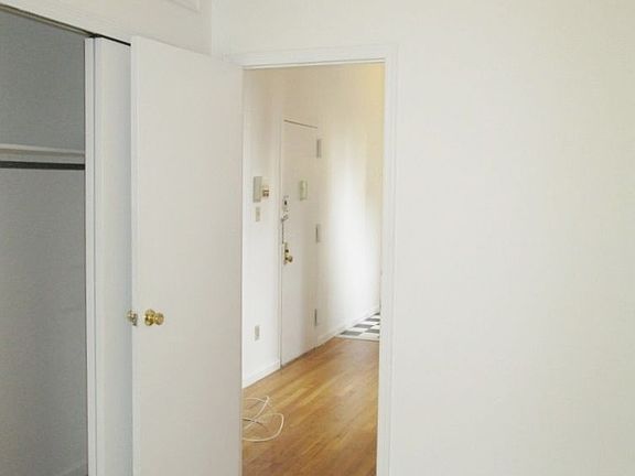 3rd image of 245 E 62nd St APT 1