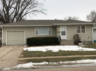 1303 Austin Ln, Fremont, NE 68025