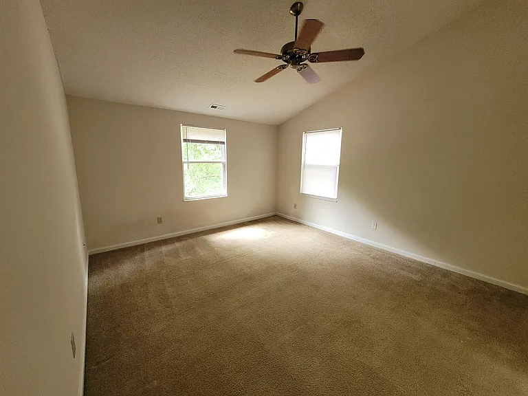 104 Corgy Dr — Photo 15