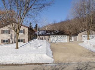 1827 35th Ave SE, Rochester, MN 55904