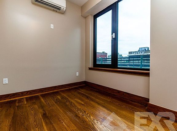 4th image of 865 Willoughby Ave #B4f