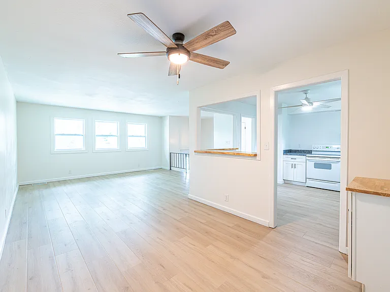 307 McMaster Pl — Photo 6