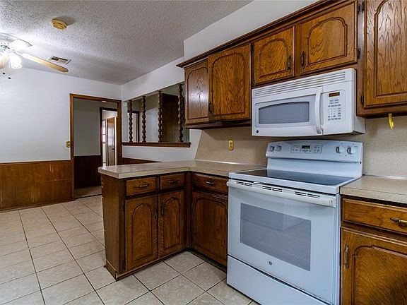 4th image of 1425 N Indian Meridian Rd