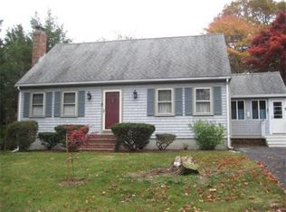 2 Grandview Ave, Mattapoisett, MA 02739