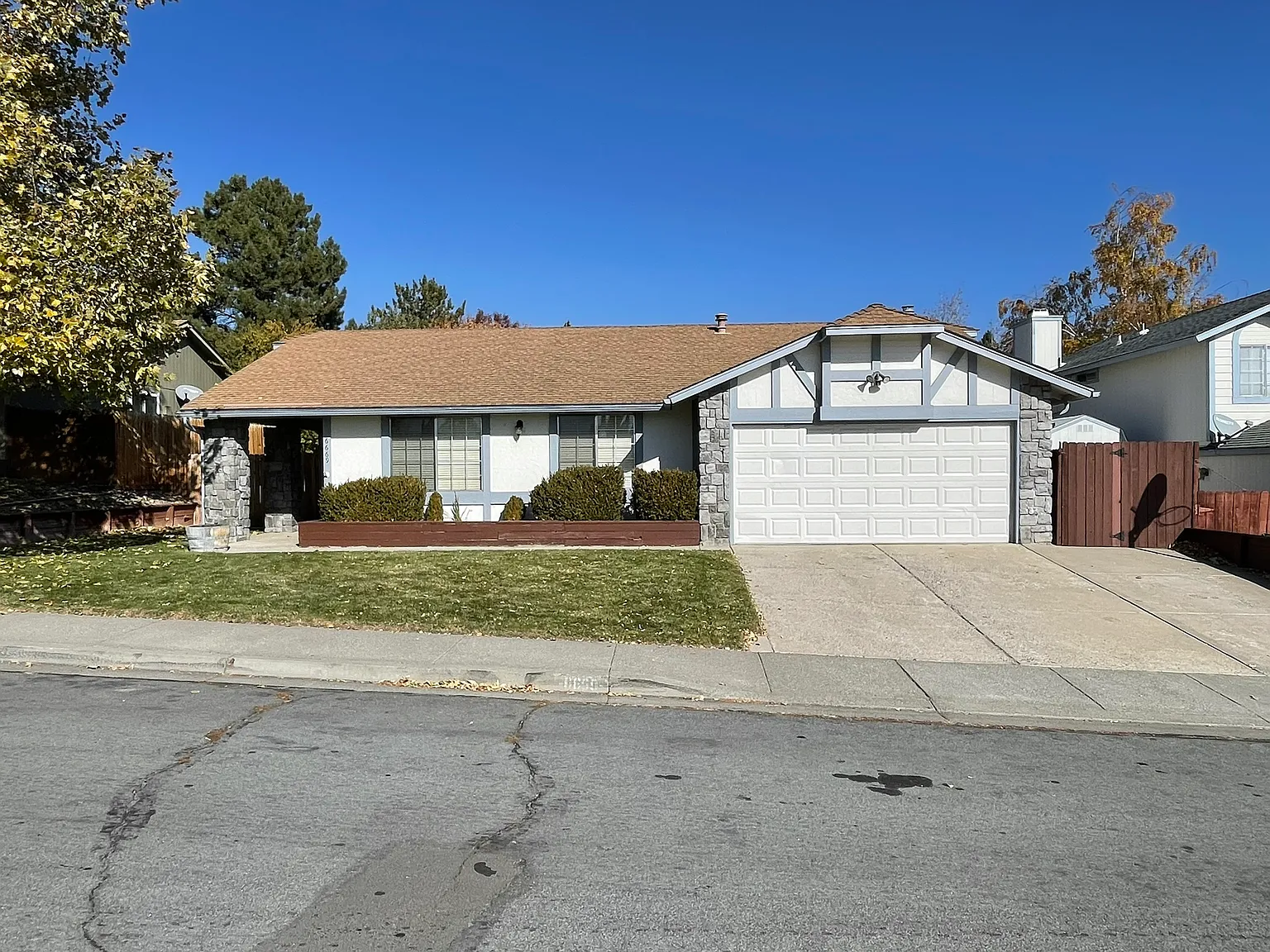 6669 Eastridge Dr photo 1