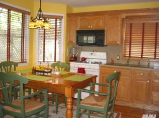 61 King St, Kings Park, NY 11754