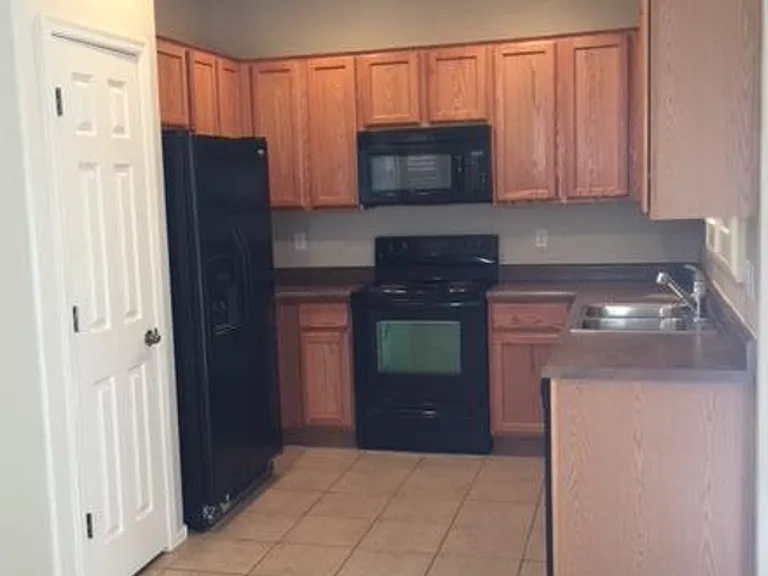 1631 W Blue Horizon St — Photo 4