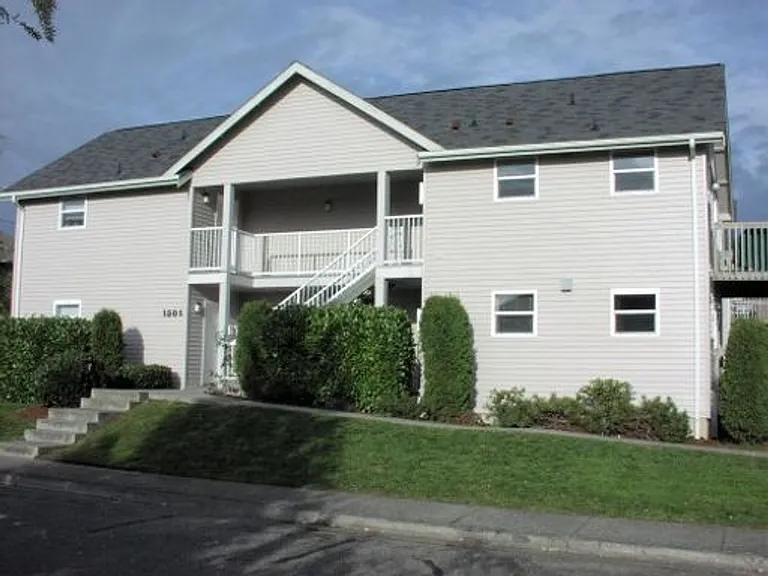 1501 H St #201 — Photo 2