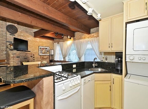 2nd image of 2030 N Cleveland Ave APT 3