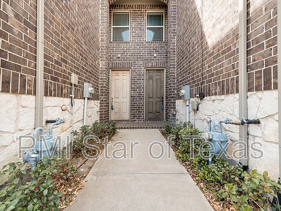 3rd image of 1165 Wiltshire Dr