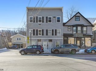 129 Main St APT 3, Bloomingdale, NJ 07403