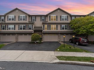 108 Old Schoolhouse Ln, Mechanicsburg, PA