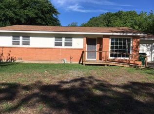 102 Blakeney St, Stephenville, TX 76401