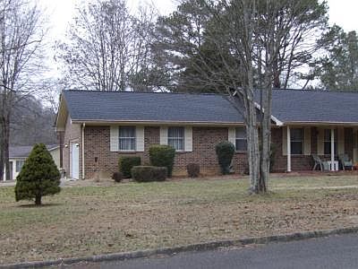 2nd image of 401 Oakleaf Cir