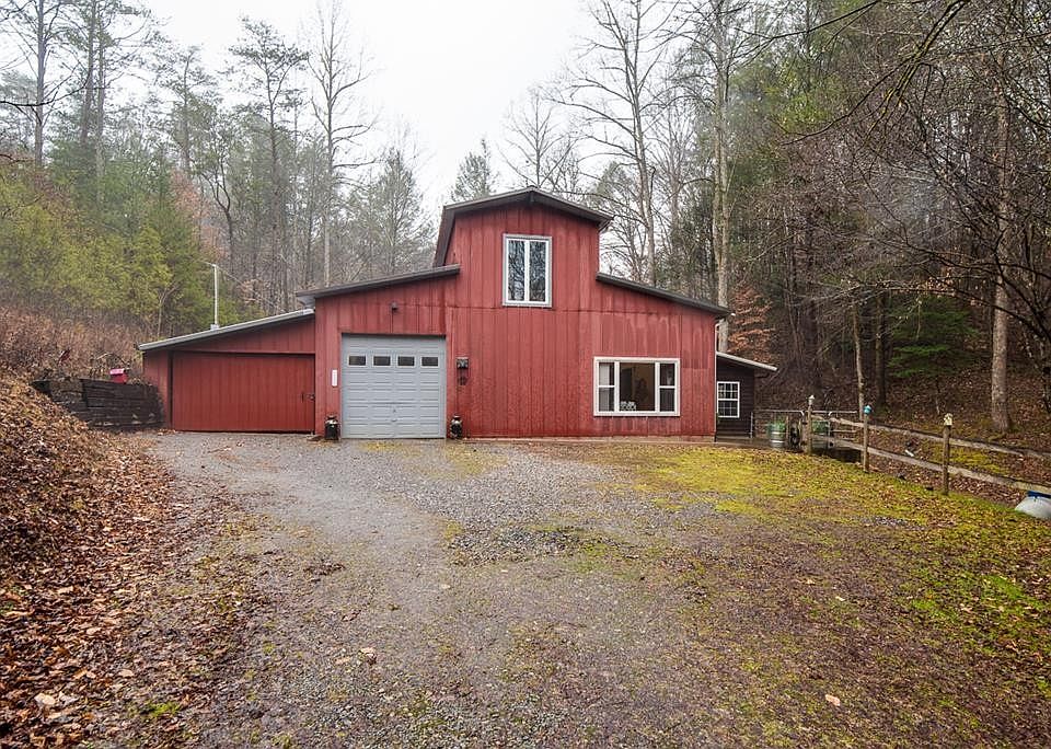 1st image of 528 Caney Creek Rd