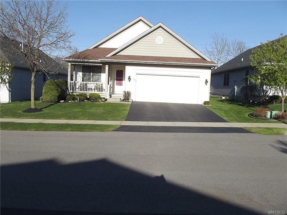 1st image of 35 Hickory Grove Ln