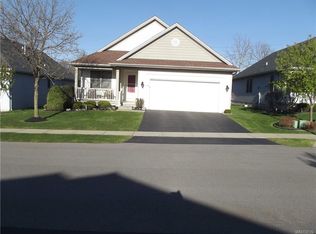 35 Hickory Grove Ln, Buffalo, NY 14227