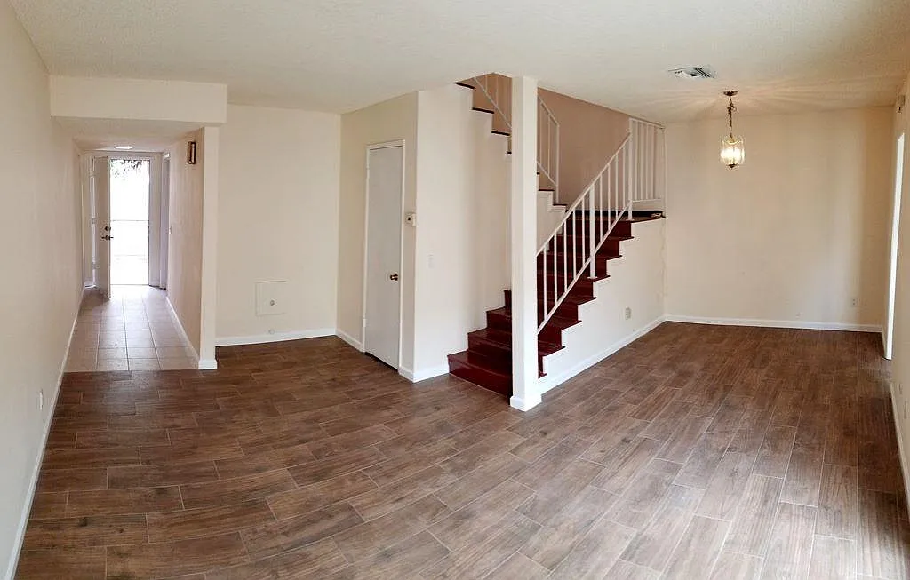3 bed, 2.5 bath, 1373 sqft, $2,800 — Photo 1
