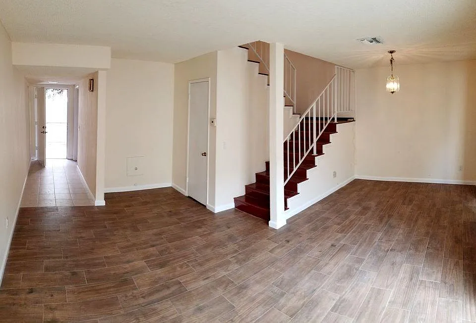 1533 S Del Mar Ave #K