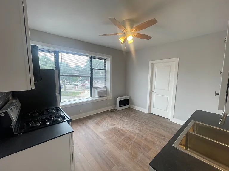 4383 N Elston Ave #5 — Photo 2