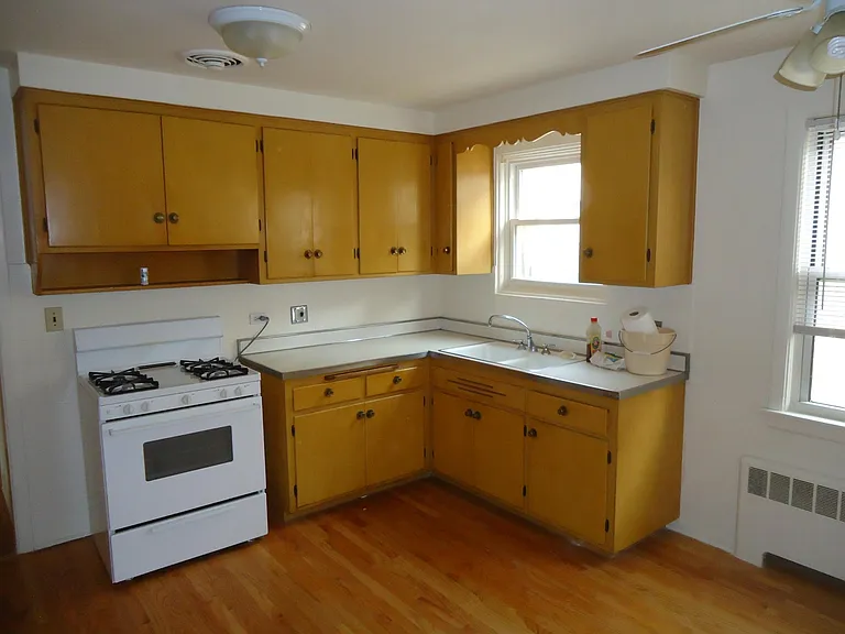 7015 N Washtenaw Ave #2 — Photo 4