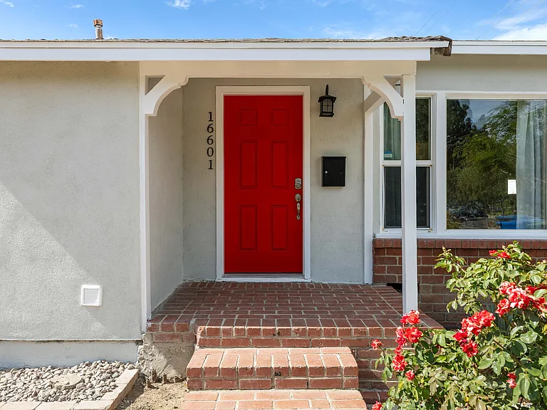 16601 Valerio St — Photo 1
