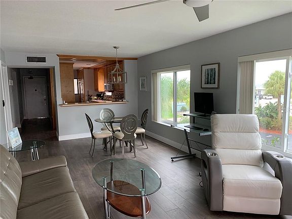 2nd image of 823 Bahia Del Sol Dr #48