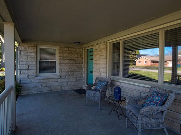 3rd image of 2992 Shirlee Dr